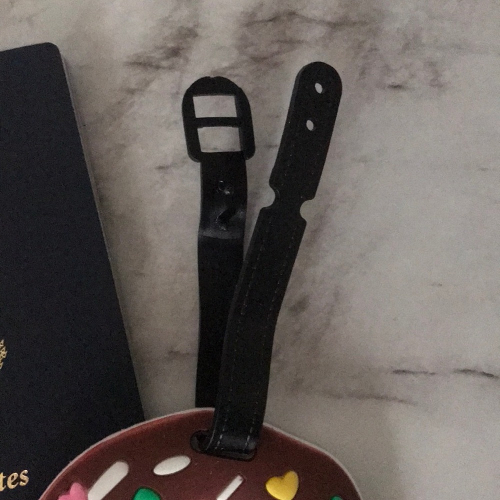 NWT chocolate donut 🍩 luggage tag - Picture 3 of 6